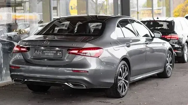 Gebraucht Mercedes E400 AMG 330 PS (242 kW) 2022 Grau Limousine