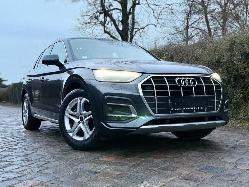 Grau Gebraucht 2021 Audi Q5 Advanced SUV | 25.499 € (Superpreis) - Bild 1/4