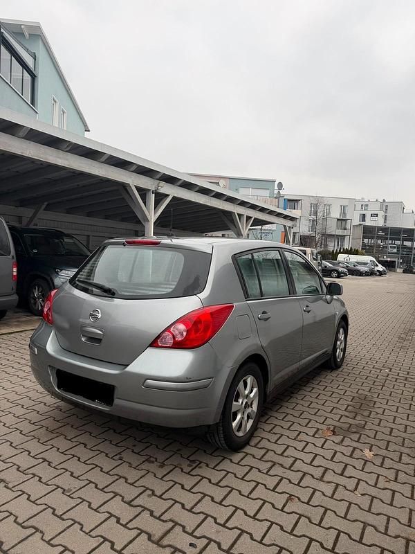 Gebraucht Nissan Tiida 110 PS (80 kW) 2008 Silber Limousine