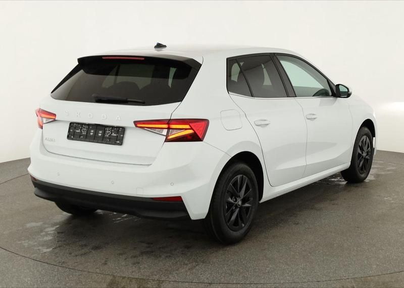 Neu Skoda Fabia Selection 116 PS (85 kW) 2025 Moon white metallic Kleinwagen