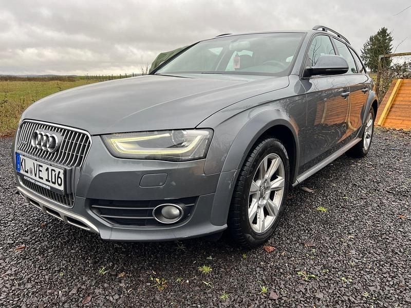 Grau Gebraucht 2012 Audi A4 Allroad Kombi | 9.999 € (Guter Preis) - Bild 1/4