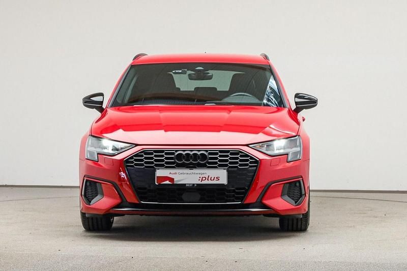 Gebraucht Audi A3 Advanced Plus 150 PS (110 kW) 2023 Tangorot metallic (metallic) Limousine