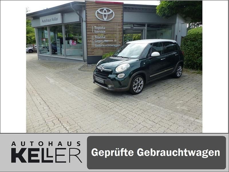 Bicolore metalik toscana zele Gebraucht 2016 Fiat 500L Trekking Van / Kleinbus | 9.490 € (Fairer Preis) - Bild 1/4