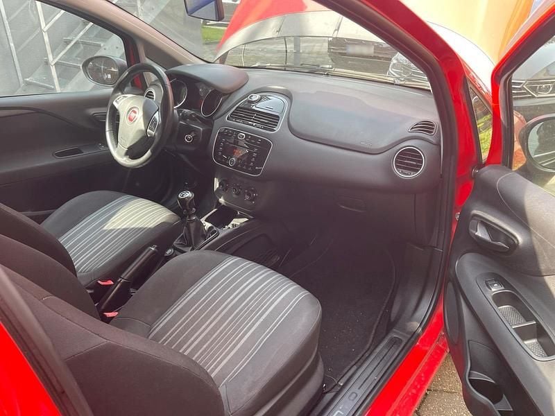Gebraucht Fiat Punto 75 PS (55 kW) 2012 Rot Kleinwagen