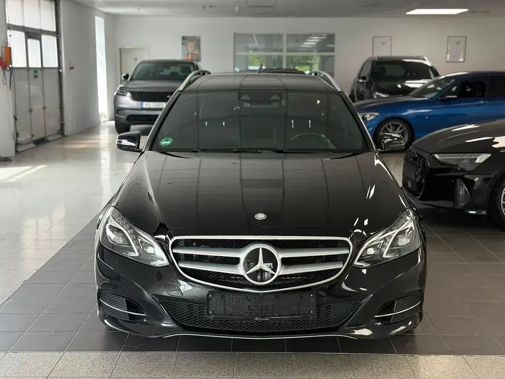 Gebraucht Mercedes E250 204 PS (150 kW) 2014 Schwarz Limousine