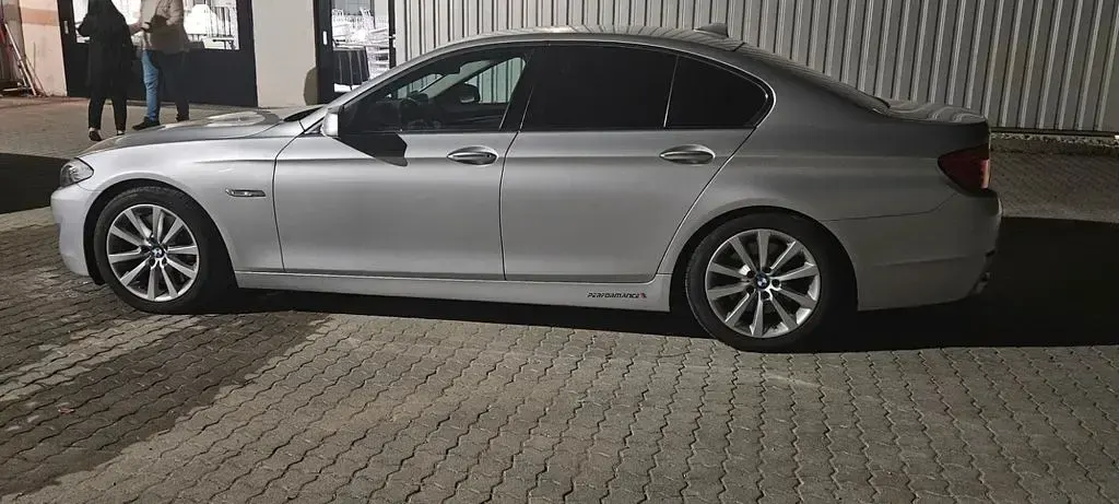 Gebraucht BMW 550 M Sport 408 PS (300 kW) 2010 Silber Limousine