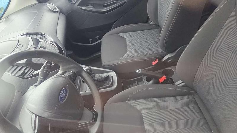 Gebraucht Ford Ka Basis 69 PS (50 kW) 2017 Polarsilber metallic Limousine