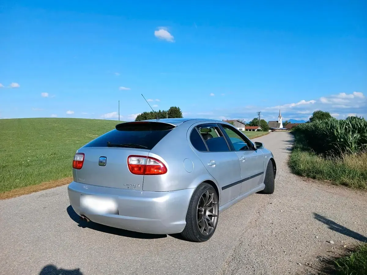 Gebraucht Seat Leon 220 PS (161 kW) 2000 Silber Kleinwagen
