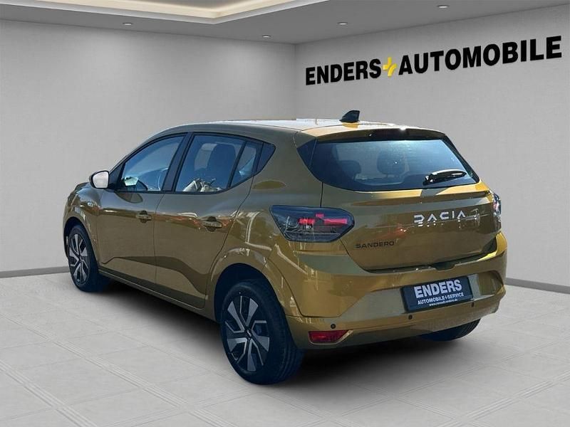 Neu Dacia Sandero Expression 101 PS (74 kW) 2026 Gelb Limousine