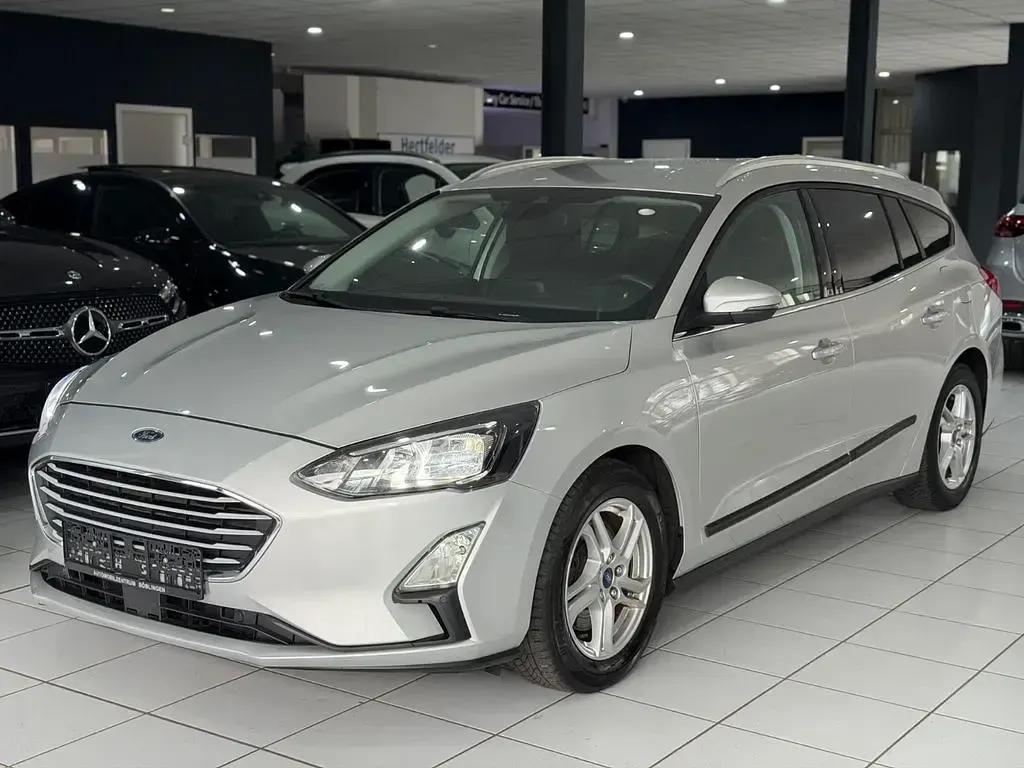 Gebraucht Ford Focus 120 PS (88 kW) 2020 Silber Limousine