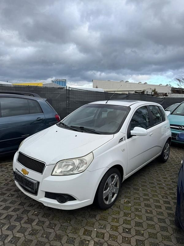 Gebraucht Chevrolet Aveo 84 PS (61 kW) 2009 Weiß Kleinwagen