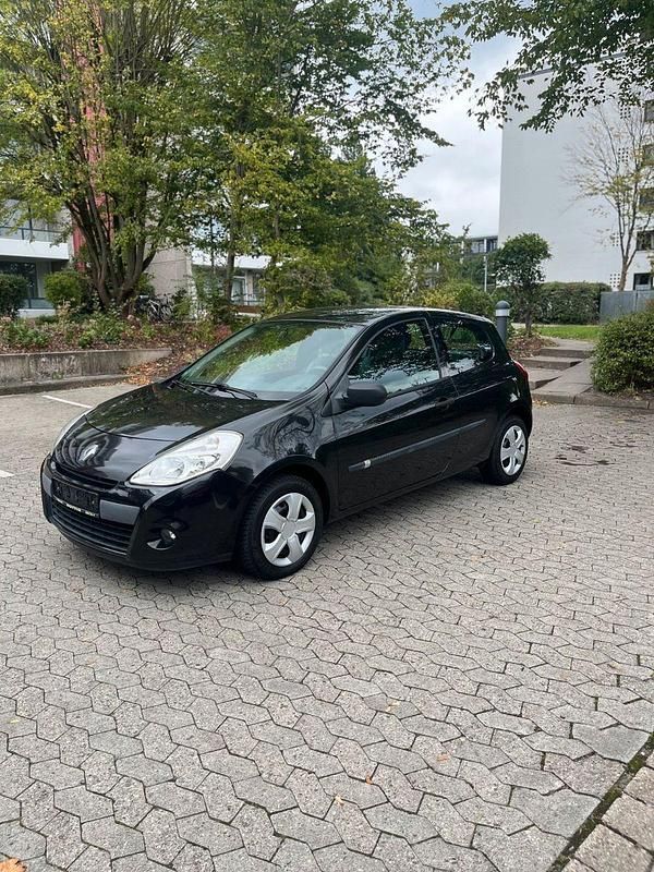 Grau Gebraucht 2010 Renault Clio III Limousine | 2.800 € (Guter Preis) - Bild 1/4