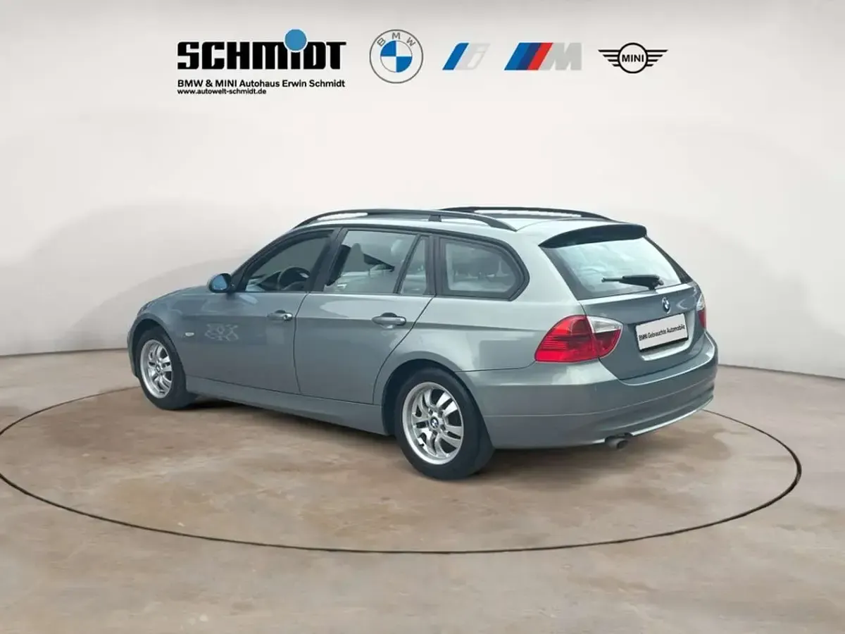 Gebraucht BMW 320 163 PS (119 kW) 2005 Arktis metallic Kombi