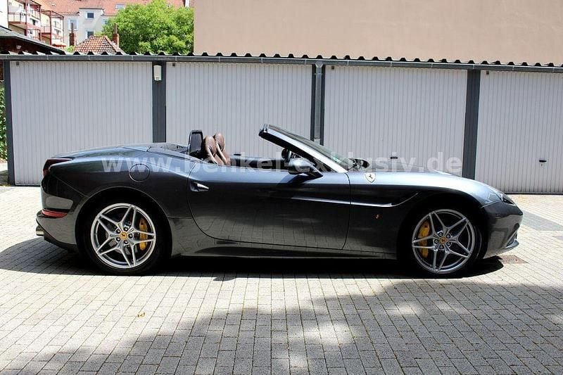 Gebraucht Ferrari California 560 PS (411 kW) 2015 Grau Cabrio