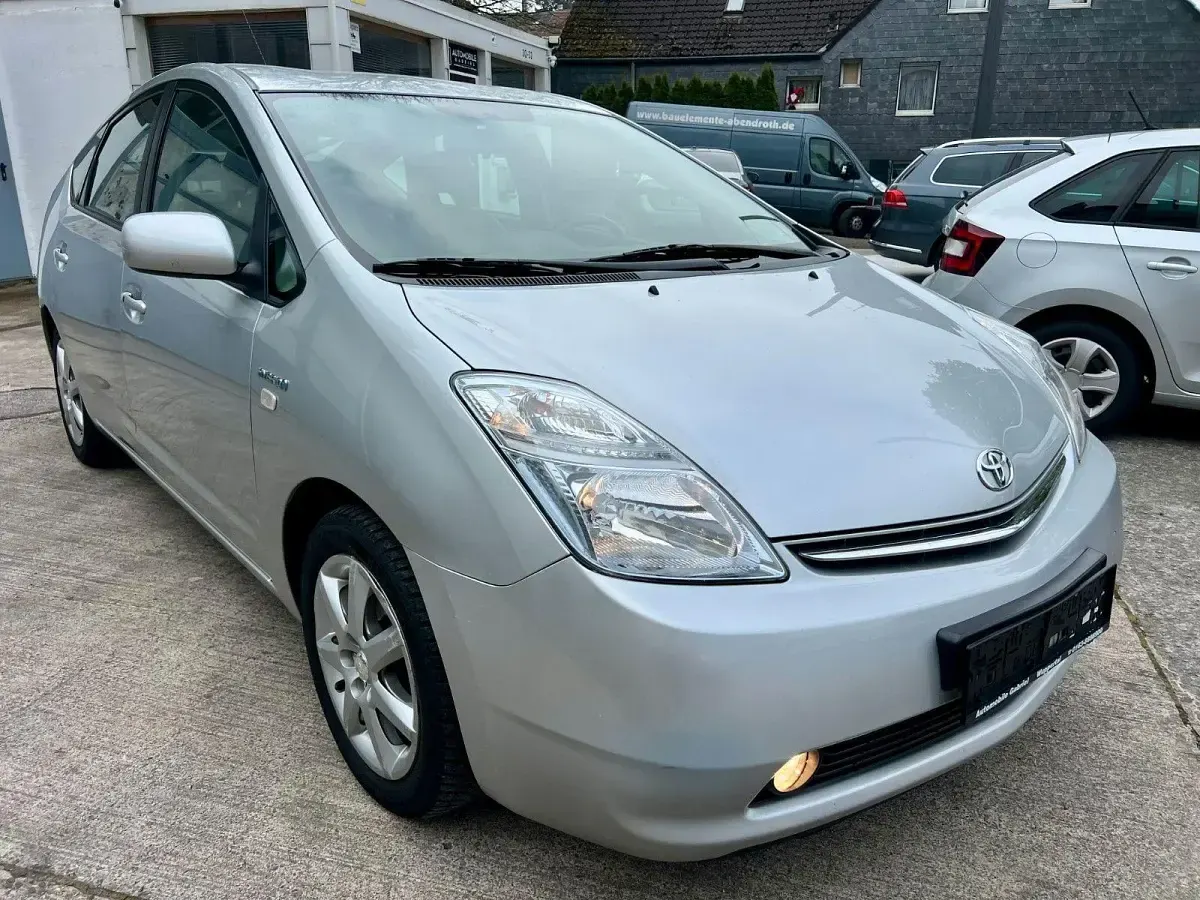Używany Toyota Prius Sol 77 KM (56 kW) 2009 Srebrny Hatchback