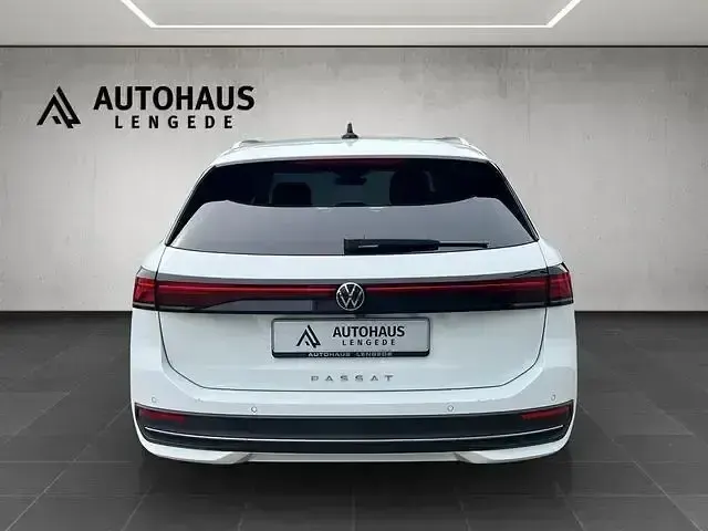 Gebraucht VW Passat Business 150 PS (110 kW) 2025 Weiß Kombi