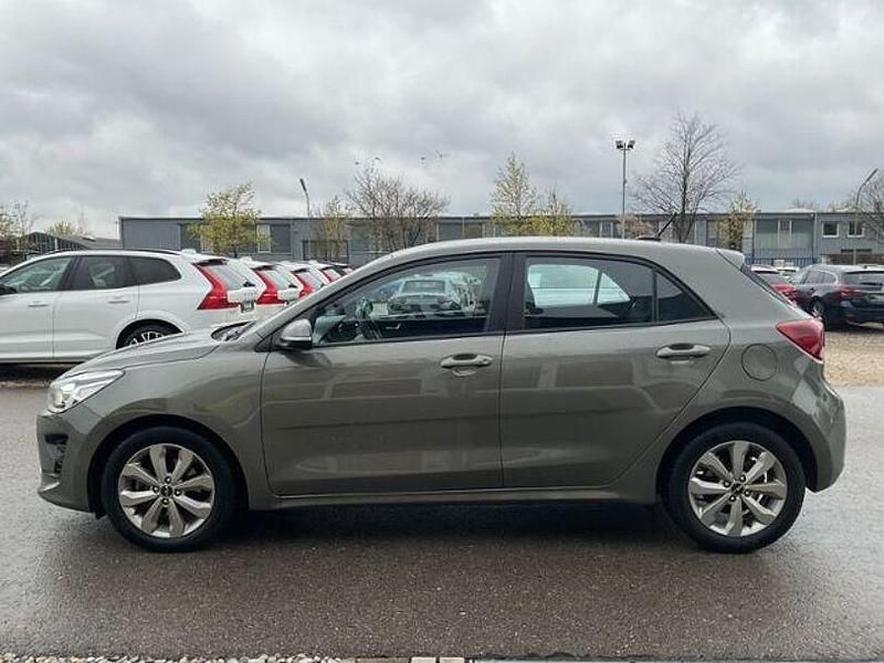 Gebraucht Kia Rio Vision 101 PS (74 kW) 2022 Urban green Limousine