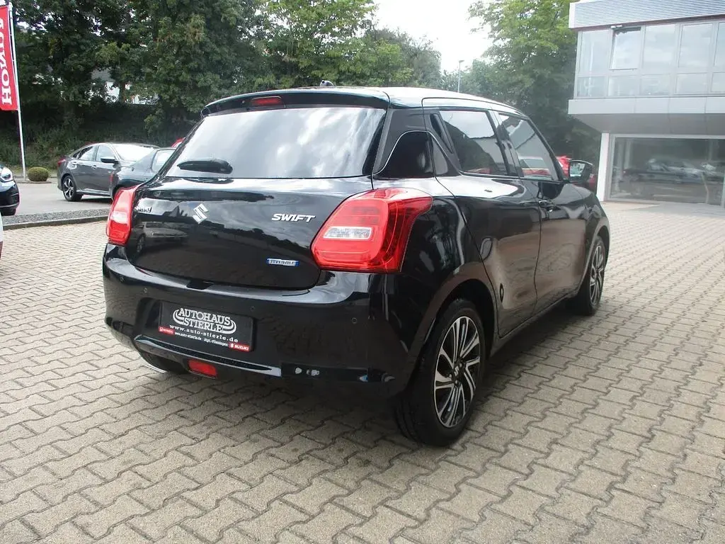 Gebraucht Suzuki Swift Comfort+ 83 PS (61 kW) 2021 Schwarz Kleinwagen