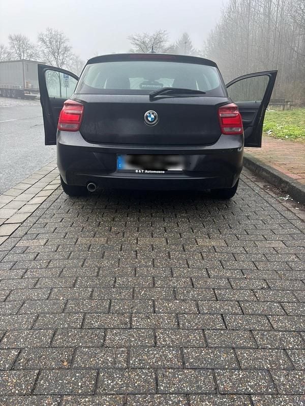 Schwarz Gebraucht 2014 BMW 118 Kleinwagen | 5.900 € (Guter Preis) - Bild 1/4