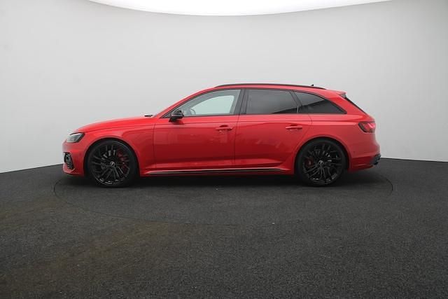 Gebraucht Audi RS4 Ambiente 450 PS (330 kW) 2024 Progressivrot metallic Kombi