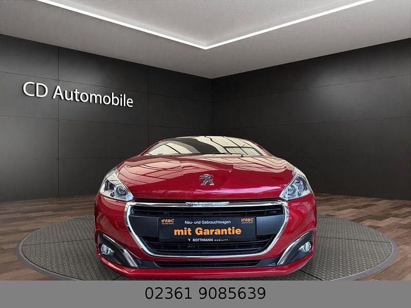 Gebraucht Peugeot 208 Active 82 PS (60 kW) 2018 Rot Kleinwagen