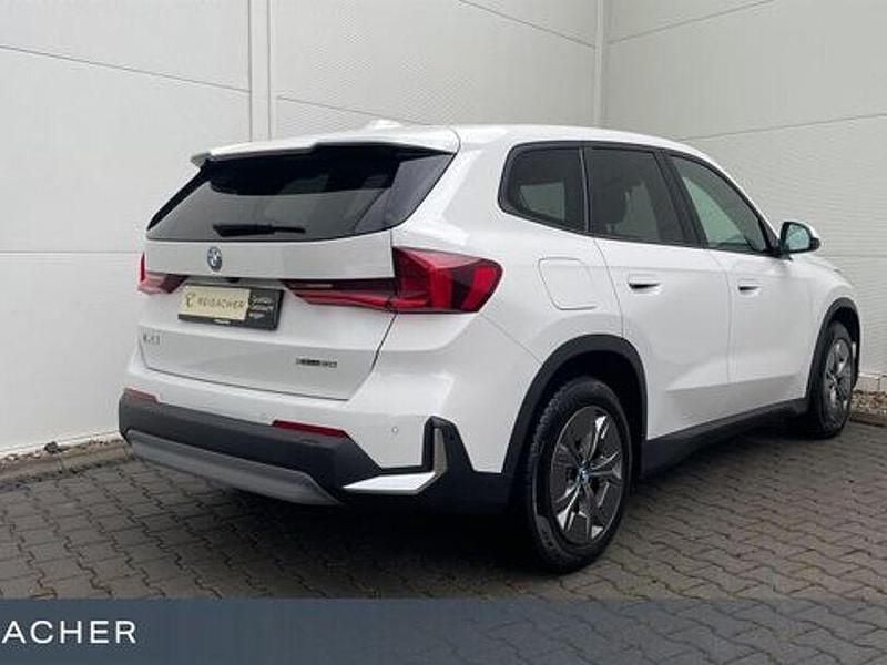 Gebraucht BMW iX1 Performance 230 kW (313 PS) 2023 Alpinweiß uni SUV