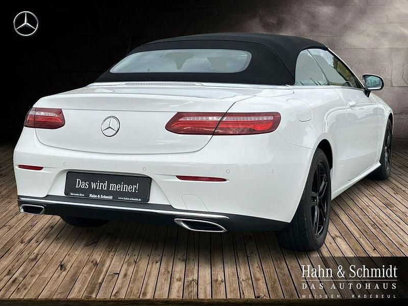 Gebraucht Mercedes E200 184 PS (135 kW) 2019 Unilack polarweiß Cabrio