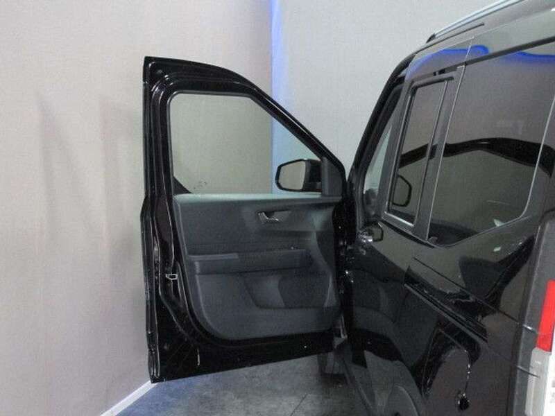 Neu Ford Tourneo Courier Active 125 PS (91 kW) 2025 Obsidianschwazr metallic Van / Kleinbus