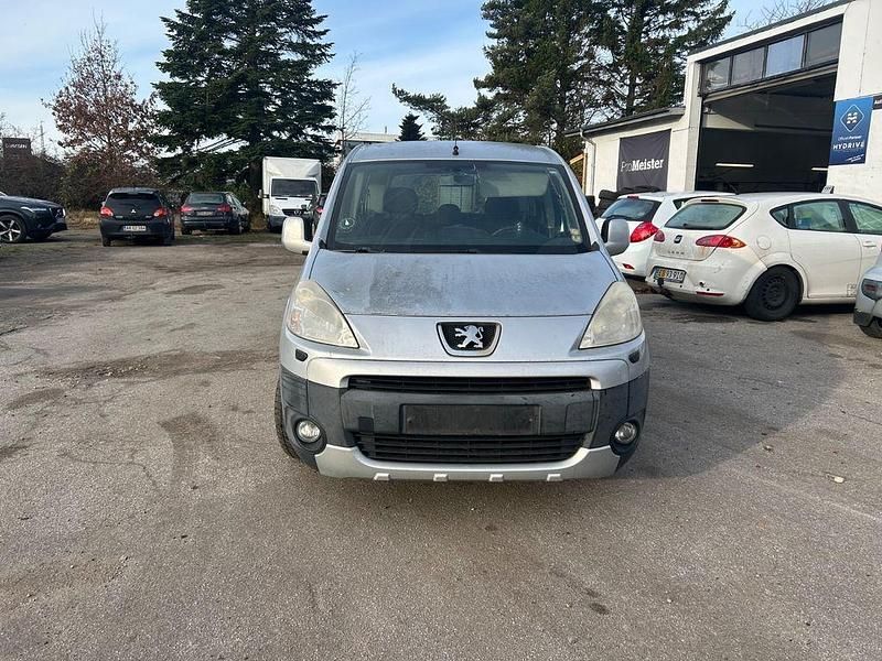 Grau Gebraucht 2011 Peugeot Partner Tepee Tendance Van / Kleinbus | 2.500 € (Fairer Preis) - Bild 1/4