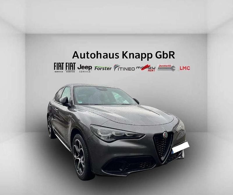 Colore esterno grigio vesuvio,metallic Gebraucht 2024 Alfa Romeo Stelvio Veloce SUV | 33.990 € (Guter Preis) - Bild 1/4