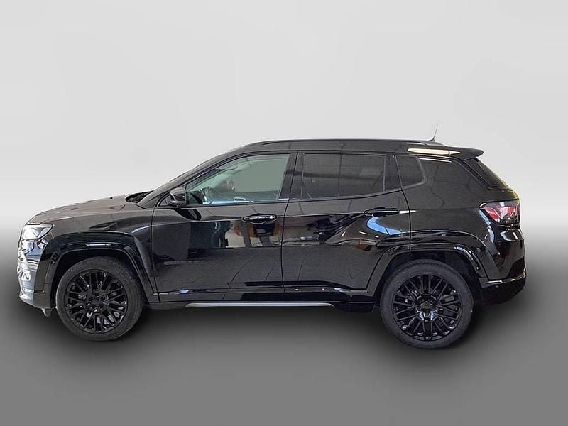 Second-hand Jeep Compass 131 CP (96 kW) 2024 Negru SUV