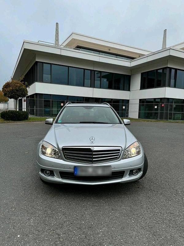 Gebraucht Mercedes C180 156 PS (114 kW) 2010 Grau Kombi
