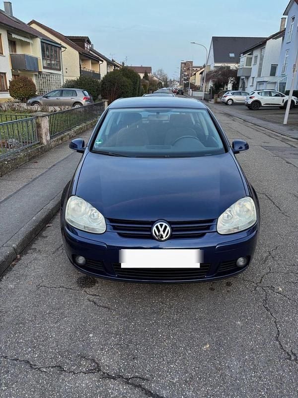 Gebraucht VW Golf Comfortline 116 PS (85 kW) 2005 Blau Limousine