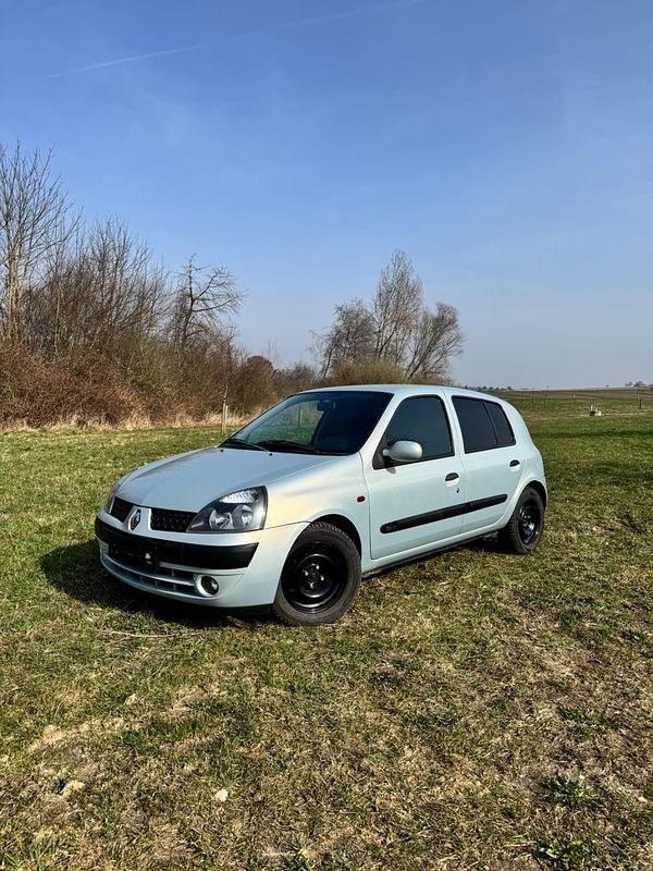 Gebraucht Renault Clio II Authentique 75 PS (55 kW) 2002 Silber Kleinwagen