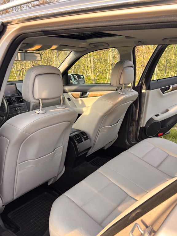 Grau Gebraucht 2009 Mercedes C320 Avantgarde Kombi | 11.000 € - Bild 1/4