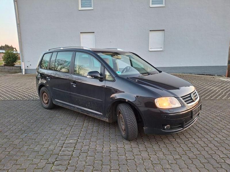 Gebraucht VW Touran Basis 116 PS (85 kW) 2005 Schwarz Van / Kleinbus