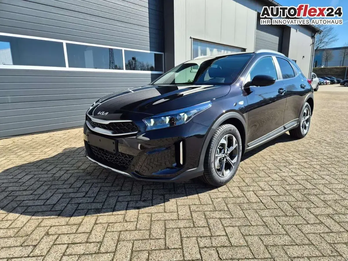 Neu Kia XCeed 150 PS (110 kW) 2026 Zilinaschwarz metallic SUV