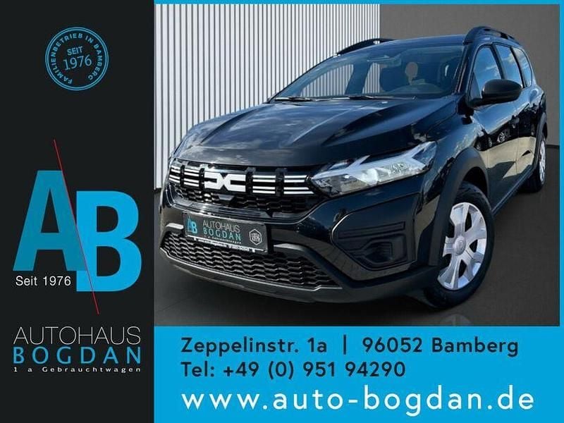 Perlmuttschwarz Gebraucht 2024 Dacia Jogger Comfort Van / Kleinbus | 19.980 € (Fairer Preis) - Bild 1/4
