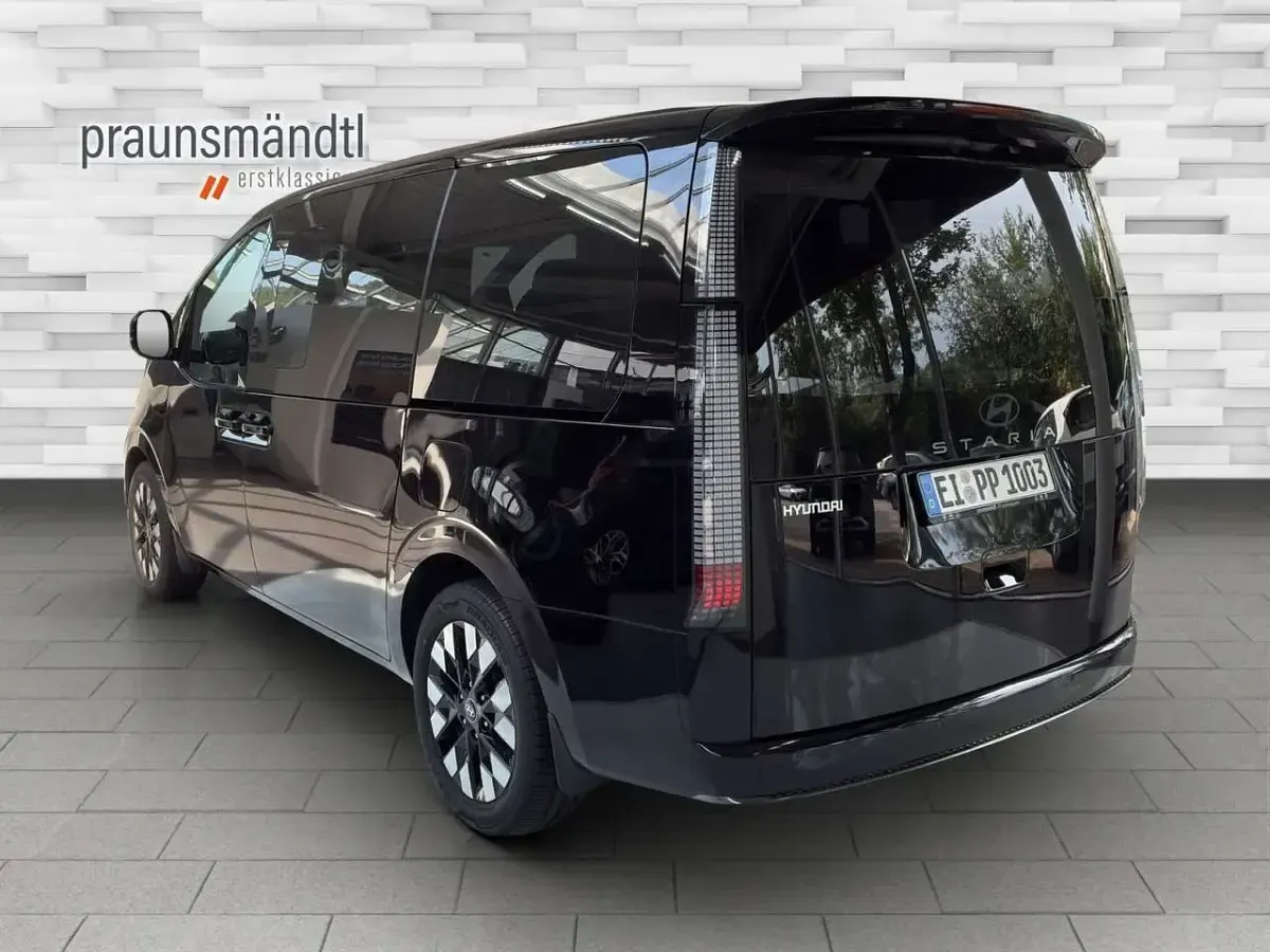 Gebraucht Hyundai Staria Signature 224 PS (164 kW) 2026 Abyss black Van / Kleinbus