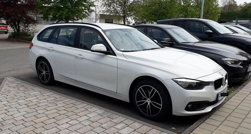 Gebraucht BMW 320 190 PS (139 kW) 2017 Weiß Kombi