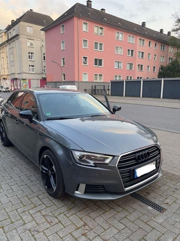 Gebraucht Audi A3 Ambiente 116 PS (85 kW) 2017 Grau Limousine