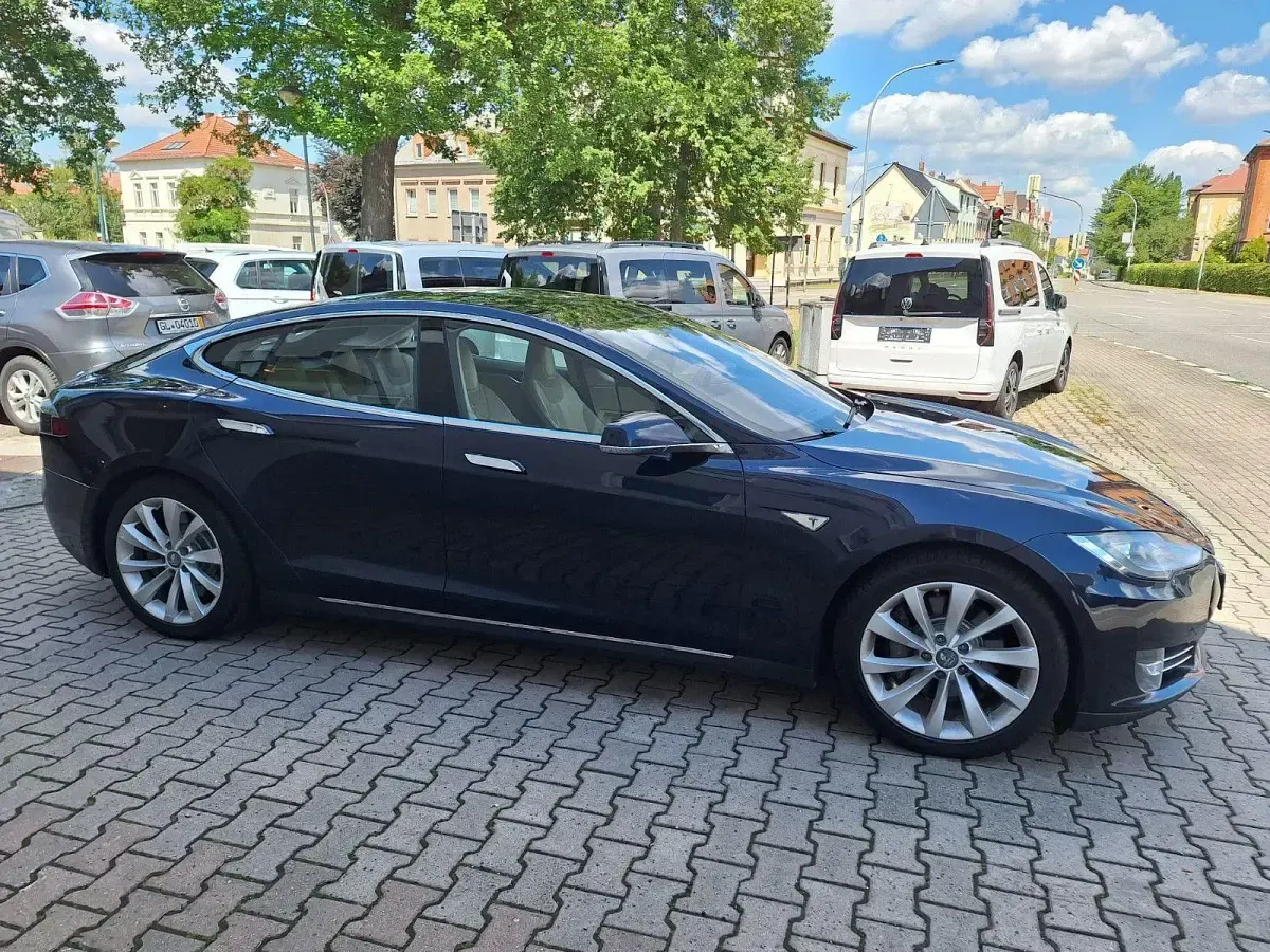 Gebraucht Tesla Model S 269 kW (367 PS) 2014 Blau Kleinwagen