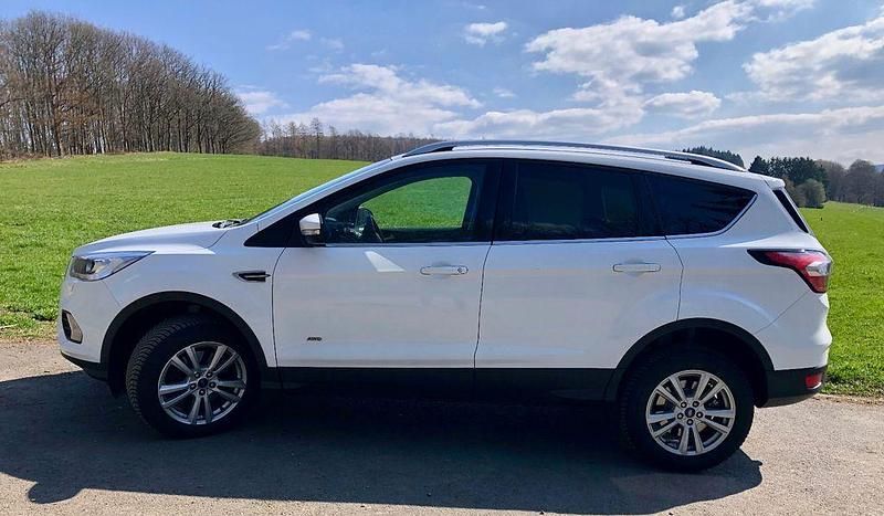 Gebraucht Ford Kuga Cool & Connect 150 PS (110 kW) 2018 Weiß SUV