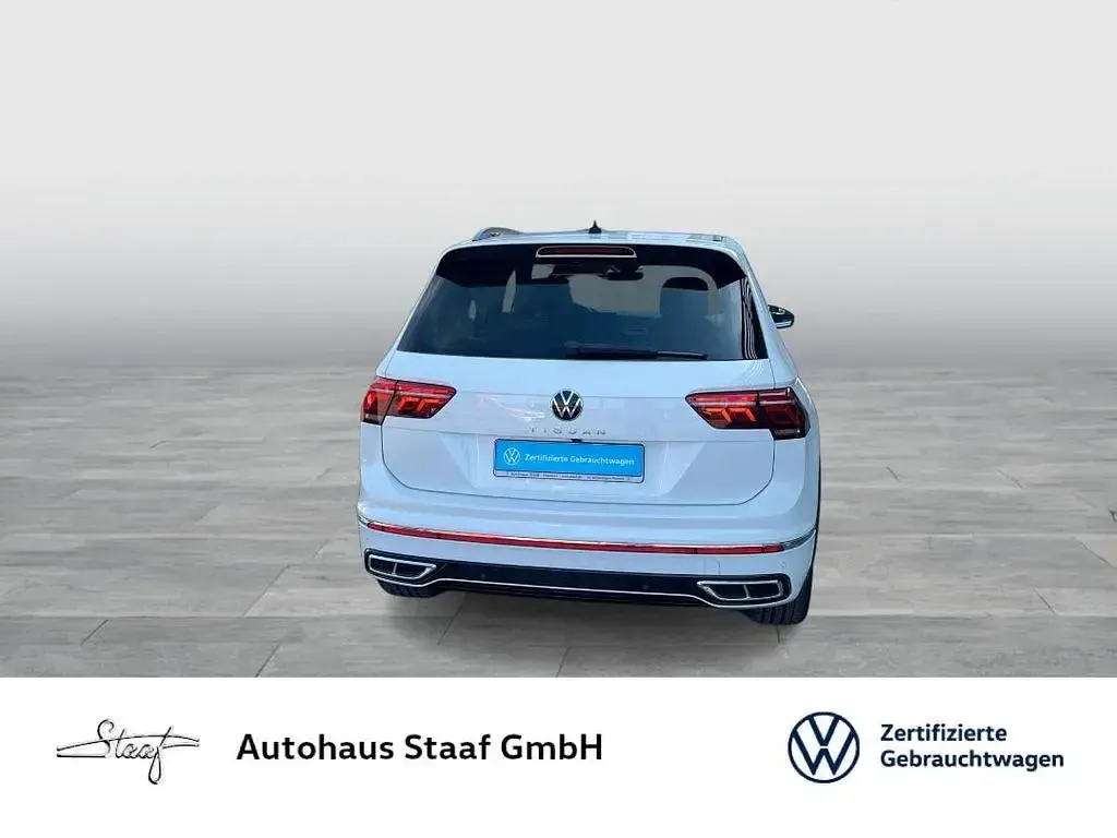Gebraucht VW Tiguan R-line 245 PS (180 kW) 2024 Oryxweiß perlmutteffekt SUV