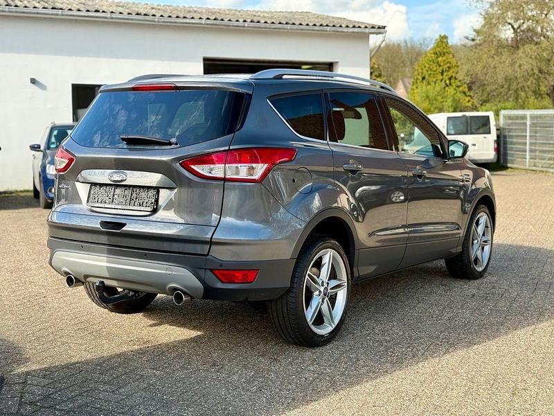 Gebraucht Ford Kuga Titanium 140 PS (102 kW) 2014 Grau SUV