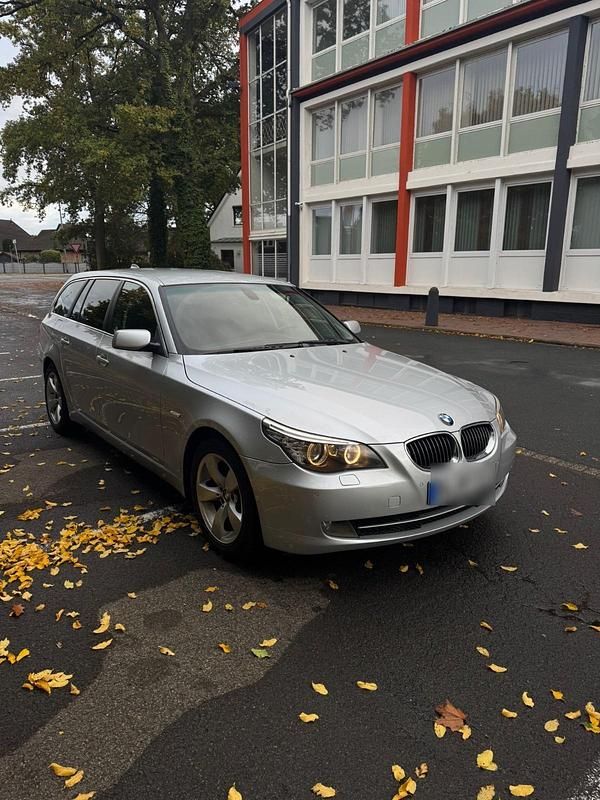Silber Gebraucht 2010 BMW 530 Kombi | 5.750 € (Superpreis) - Bild 1/4