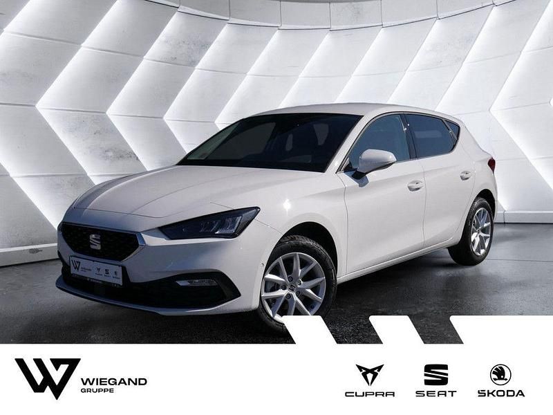 Weiß Neu 2025 Seat Leon Limousine | 31.947 € (Fairer Preis) - Bild 1/4
