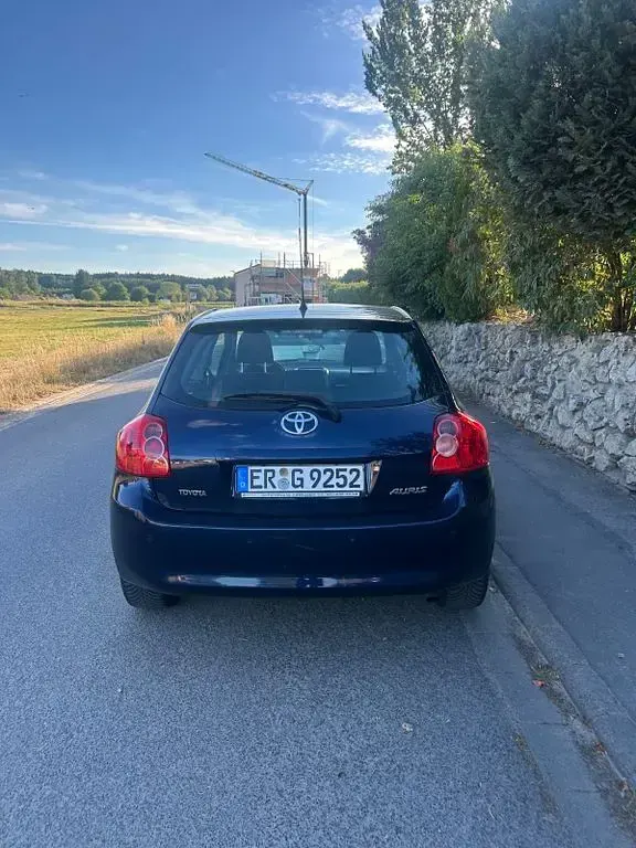Gebraucht Toyota Auris 124 PS (91 kW) 2008 Blau Kleinwagen