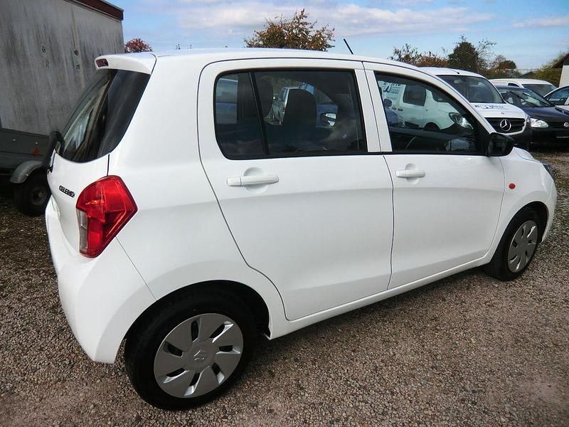 Gebraucht Suzuki Celerio Club 68 PS (50 kW) 2019 Weiß Kleinwagen