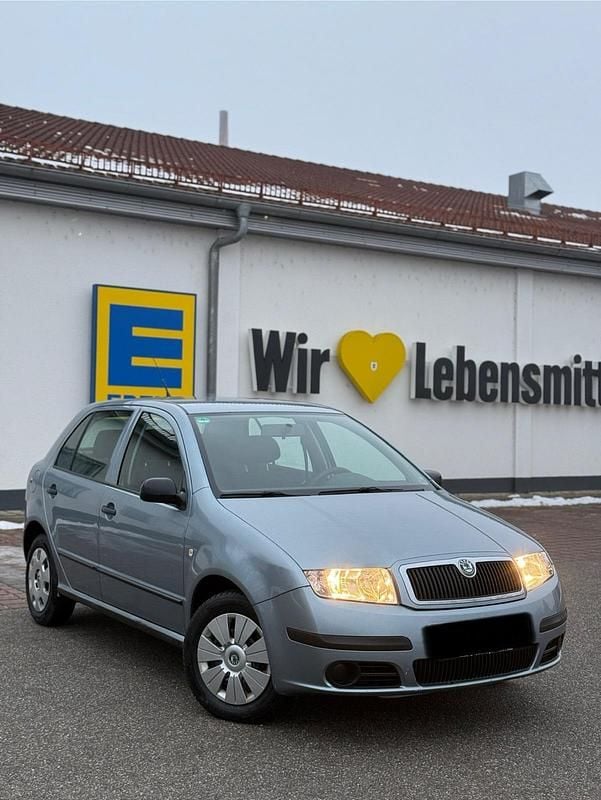 Grau Gebraucht 2007 Skoda Fabia Kleinwagen | 1.590 € (Guter Preis) - Bild 1/4